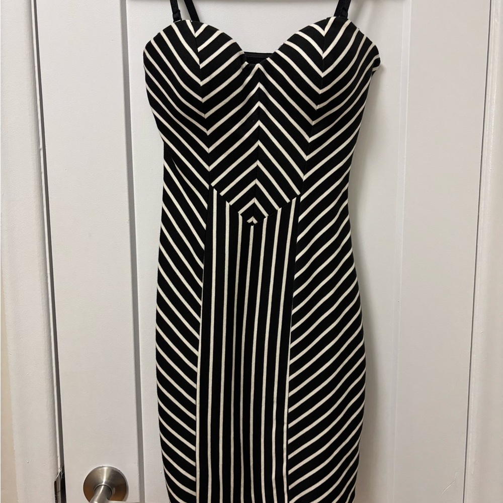 Guess Black and Cream Chevron Midi Dress